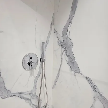 Valza Boutique Wlora